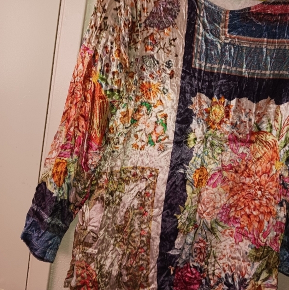 Womans Soft surroundings velvet floral patchwork Tunic M - Picture 3 of 5